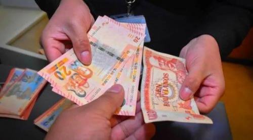Los créditos y depósitos crecieron en 5,2% y 3,1% hasta abril, según la ASFI