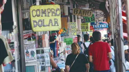 Dólar rompe un nuevo récord y se cotiza a Bs 12,26 para hoy miércoles