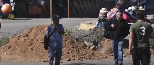 Suben a 27 los bloqueos en el arranque de este martes en el país