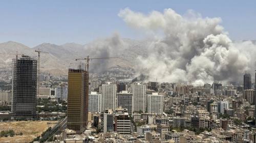 FMI advierte menor crecimiento global por guerra en Medio Oriente y riesgos para economías emergente