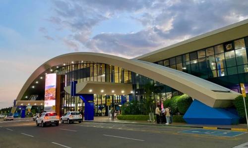 Este martes vuelve a cerrar el aeropuerto de Cochabamba para reparar su pista