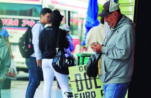 Dólar paralelo se dispara y alertan estancamiento económico con inflación en Bolivia