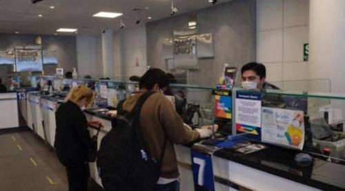 La banca crece con moderación: créditos suben 4,9%, depósitos apenas 1,8% y se dispara el uso del QR