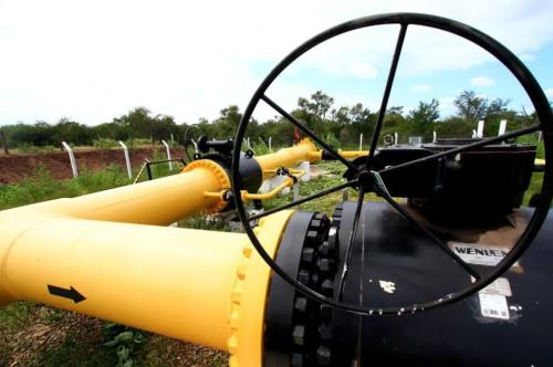 Argentina: advierten que inestabilidad política arriesga la decisión de exportar el gas a Brasil por
