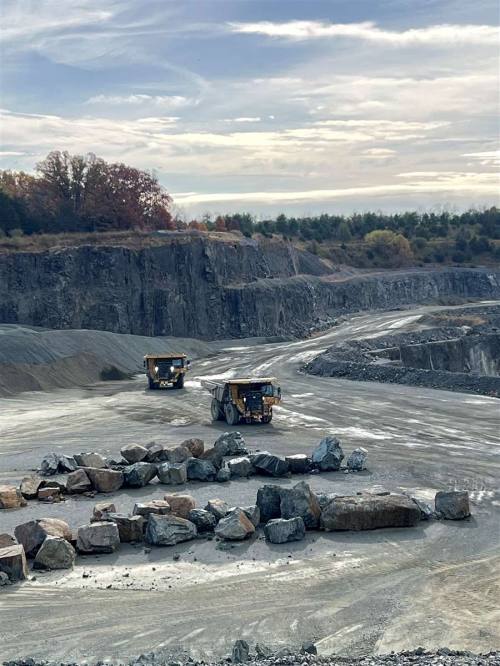 Caterpillar transporta 1 millón de toneladas de forma autónoma, primera en la industria de los árido