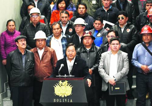 Alza salarial llega a 1,1 millones de trabajadores y tendrá un costo ´extra´ de Bs 3.100 millones