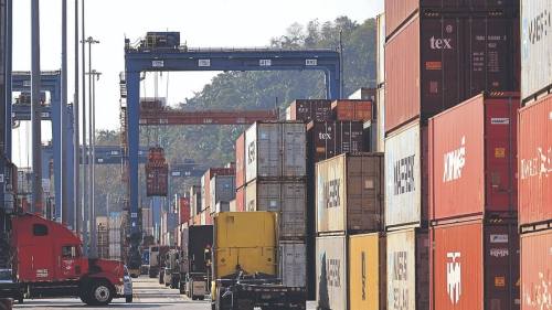Bolivia exporta más, pero persiste la presión sobre el mercado cambiario