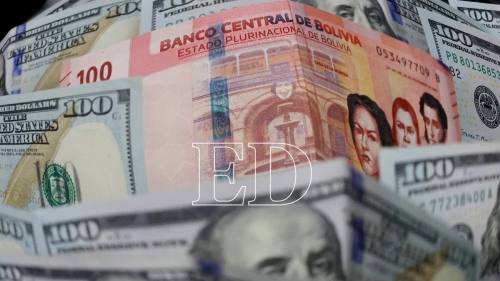 El dólar pasa de Bs 10,40 a Bs 10,50 en 24 horas