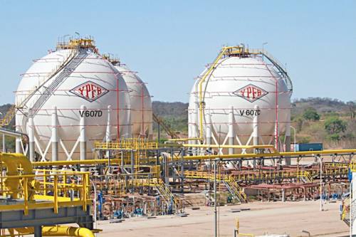 Toman planta y bloquean por combustibles en Pando