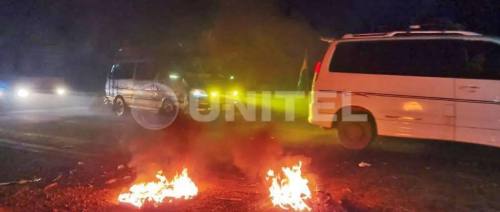 Levantan bloqueos en San Julián y Cuatro Cañadas; en Yapacaní la medida continúa