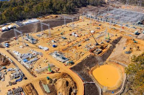 Los estudios con drones remotos monitorean un proyecto de construcción desde 350 km de distancia.