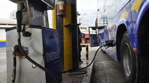 Senadores aprueba ley de importación de combustible en situación de emergencia