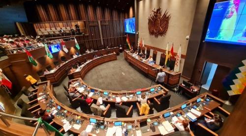 Senado sanciona cinco créditos externos por más de $us 459 millones para cuatro carreteras y una pre