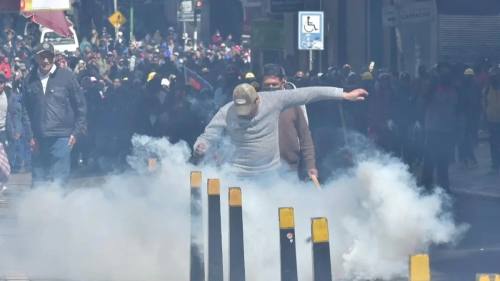Bolivia vuelve a escalar en riesgo país por los conflictos y bloqueos