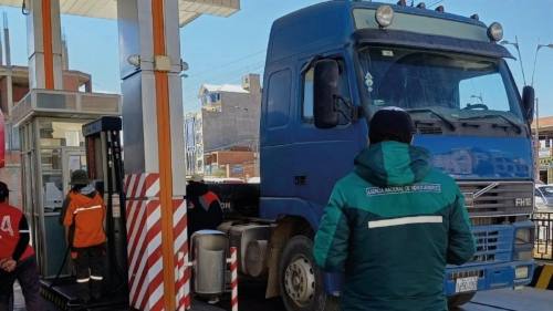 Sube a Bs 18 el precio del litro de diésel para los grandes consumidores