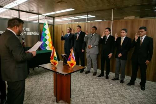 Posesionaron a viceministro y autoridades del área energética