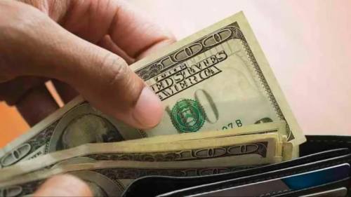 ¿Baja el dólar paralelo? Así cotiza este jueves 19 de febrero en Bolivia