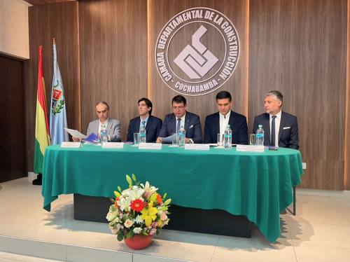 Gobierno entregó Decreto de Reajuste de Precios a los constructores