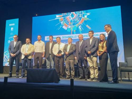 Instituciones y candidatos a la Gobernación en foro “Planificar, construir y gobernar Santa Cruz” 