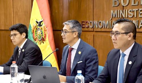 Espinoza confirma que el 1 de mayo no habrá anuncio sobre el incremento salarial