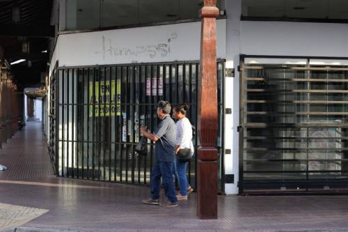 Casco viejo de Santa Cruz se deteriora y con la crisis arrastra al comercio; las ventas bajaron hast