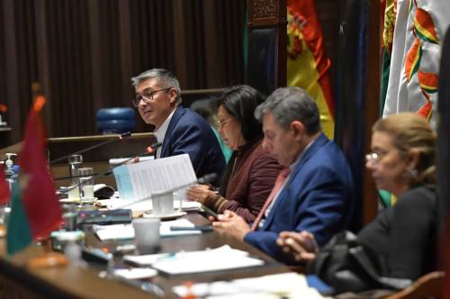 El PGE 2026 se aprobó ´con discusión, sin rodillo ni por decreto´, destaca Espinoza