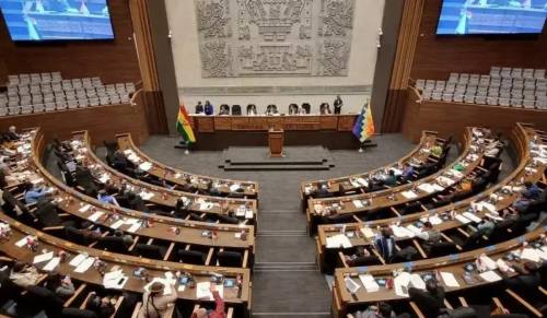 El Senado aprueba un crédito de $us 118 millones para obras viales y solo falta su promulgación