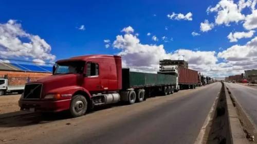 50% del parque automotor no puede trabajar por falta de combustible