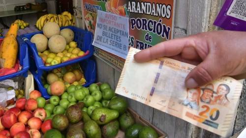 Persiste la duda por billetes de la serie B y la población asume el costo del control