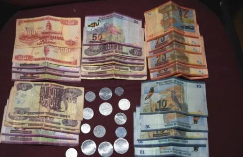 Devaluación del boliviano es de 137% respecto al dólar