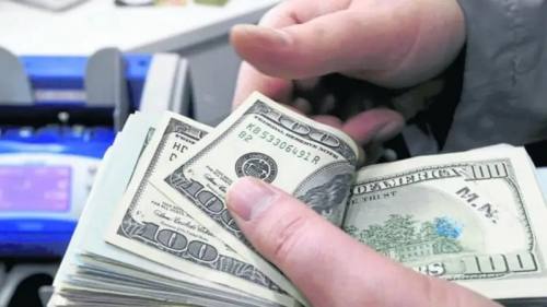 ¿Bajó el dólar? Así se cotiza en el mercado paralelo este miércoles tras la devolución de divisas