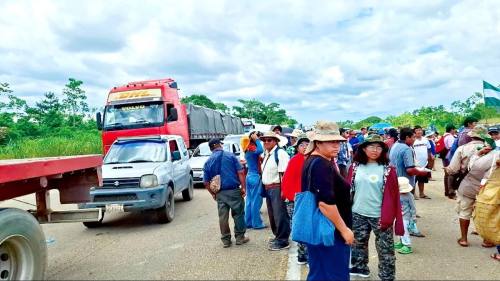 Empresarios prevén daños de $us 60 millones diarios por cortes de rutas en el país