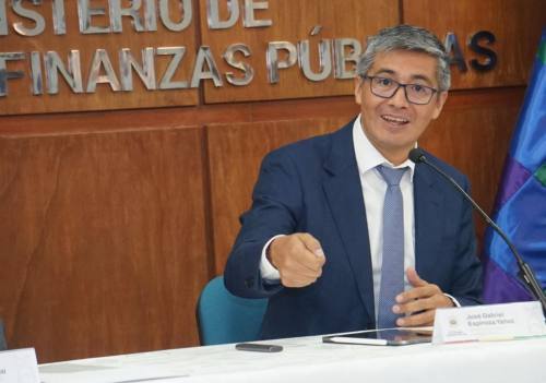 Espinoza anticipa ajustes en las tasas de interés