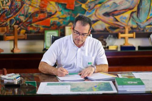 Concesión: Santa Cruz recibe propuesta bajo el modelo de inversión privada en servicios públicos