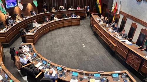 Sancionan leyes que eliminan el ITF y restituyen crédito fiscal en hidrocarburos