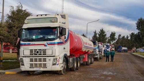 Por decreto, el Gobierno autoriza a YPFB y a las refinerías importar petróleo para garantizar el aba