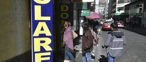 BCB: Baja la cotización del dólar por tercera jornada consecutiva