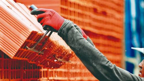 Materiales más caros y poco trabajo: la construcción resiste a media máquina