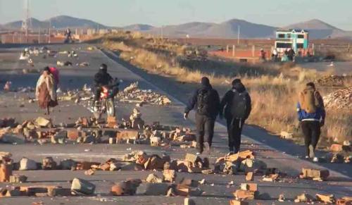 Bolivia enfrenta su día 46 de tensión con 50 puntos de bloqueo activos en cinco departamentos