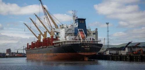 Alcanzan un acuerdo histórico para reducir las emisiones del transporte marítimo