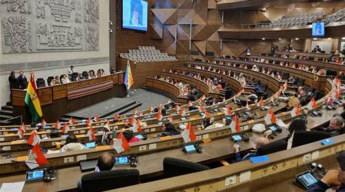 Gobierno dice a legisladores que el país necesita $us 2.600 millones para pagar deuda y combustible
