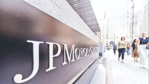 Mejora el riesgo país y el dólar paralelo se ubica por debajo del referencial