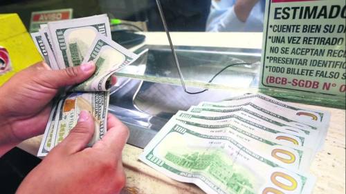 Bolivia habilita retiro de remesas al cambio referencial y devolución de dólares hasta $us 3.000
