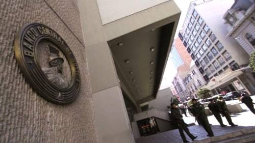 Gerente dice que el BCB no realiza «ventas anticipadas» de oro, sino “contratos a futuro” que genera