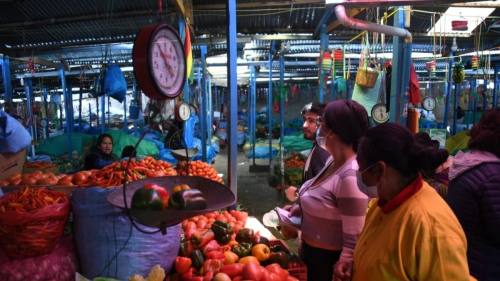 Gobierno proyecta reducir el déficit fiscal al 7% del PIB y la inflación hasta en 17%