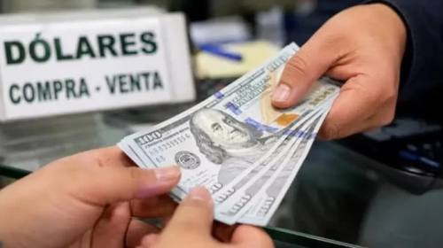 BCB dejará de comprar dólares y restringirá bolivianos en el mercado