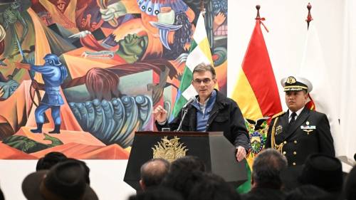Gobierno anuncia inversión de Bs 1.000 millones en enlosetados para generar 100.000 empleos