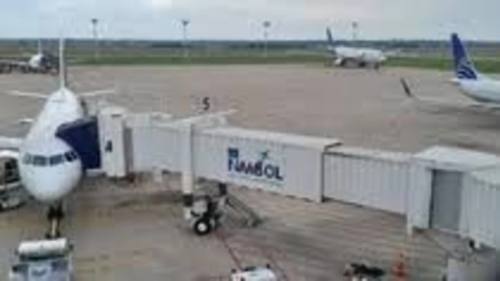 Bolivia acelera la apertura aérea para atraer vuelos, carga y divisas