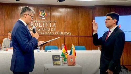Posesionan a José Horacio Valencia como viceministro de Pensiones y Servicios Financieros