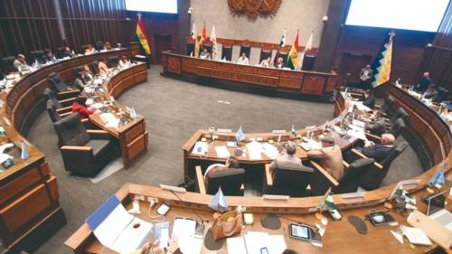 Crédito del BID cubrirá 10,5 meses de Renta Dignidad